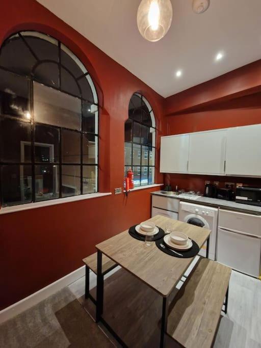 برمنغهام Stylish Jewellery Quarter Apartment Sleeps 4 المظهر الخارجي الصورة